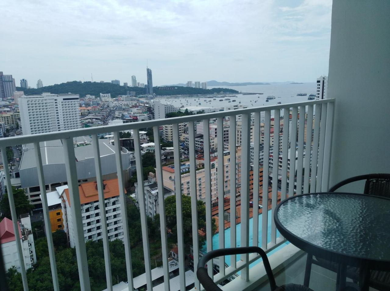 Aparthotel The​ Base​ ​Pattaya​ By Ammy Zewnętrze zdjęcie